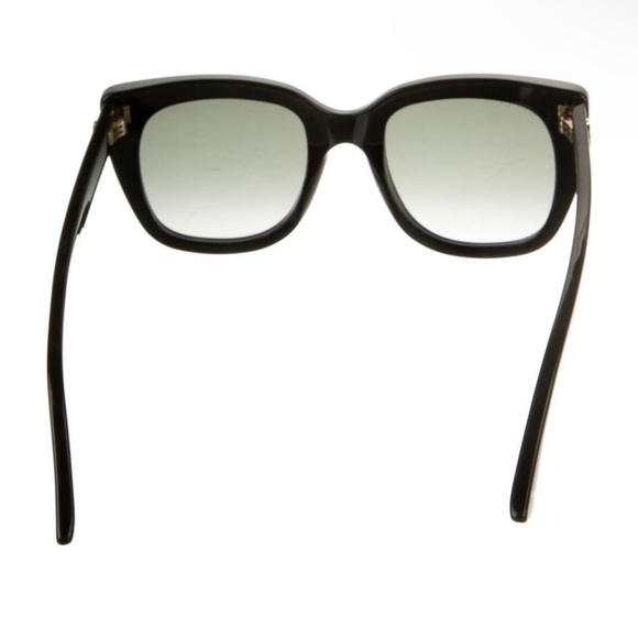 AUTH Gucci Oversized Sunglasses - Picture 3 of 3